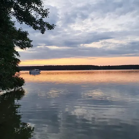 Сasa de vacaciones Haus Hyggelig Direkt Am Grossen Zechliner Rheinsberg