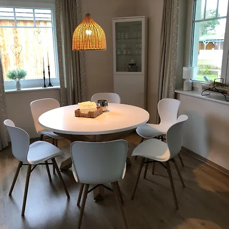 Holiday home Haus Hyggelig Direkt Am Grossen Zechliner